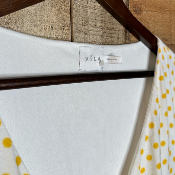 Vila midi dress with balloon sleeve in yellow spot - Picture 12 of 15